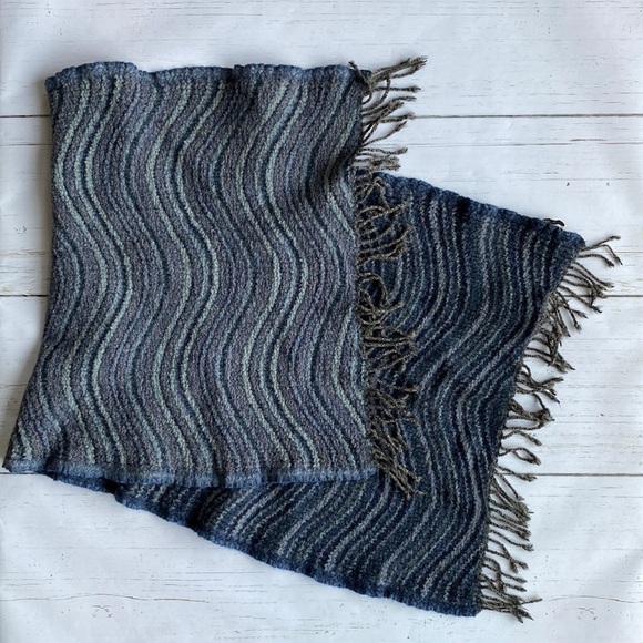 Gerard Darel Wool Scarf Shawl Short Wavy Blue Ruffled - Picture 1 of 14